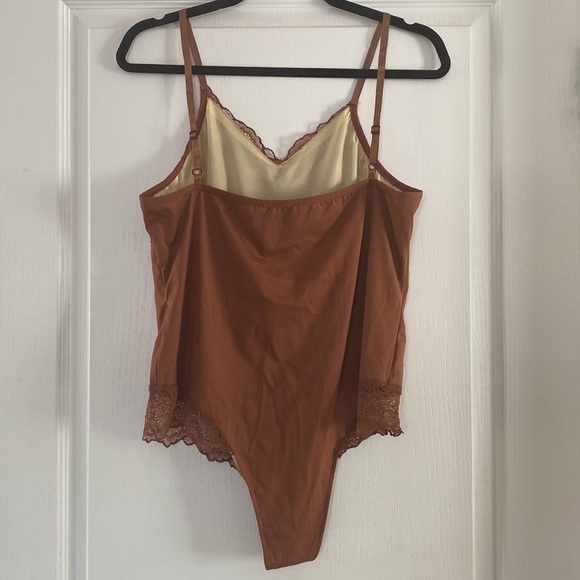 Plus Size Lace bodysuit with adjustable straps Size 3XL - Picture 9 of 14